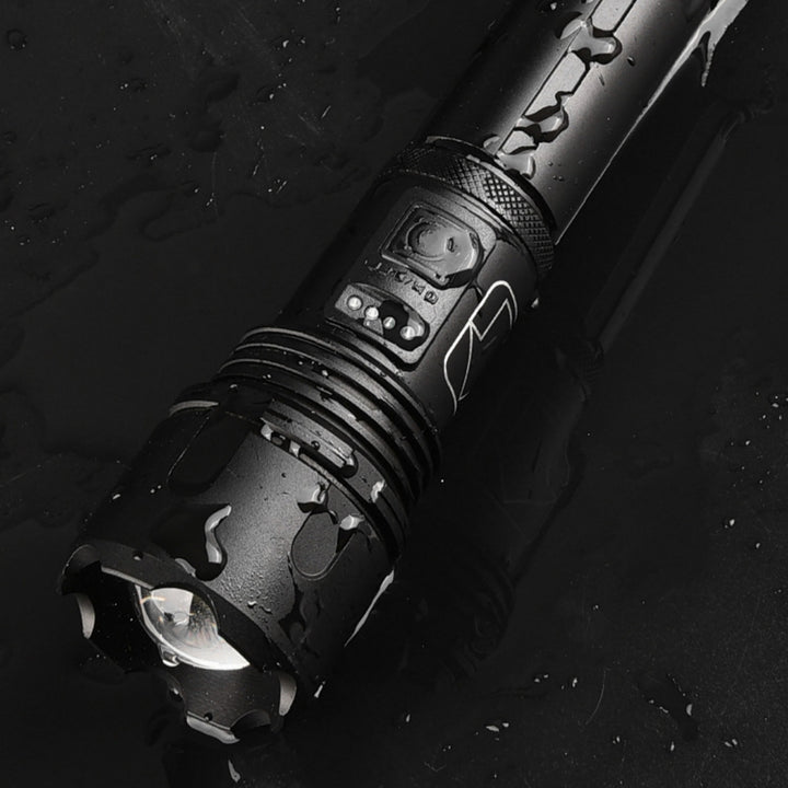 New Rechargeable Focused Strong Outdoor Flashlight